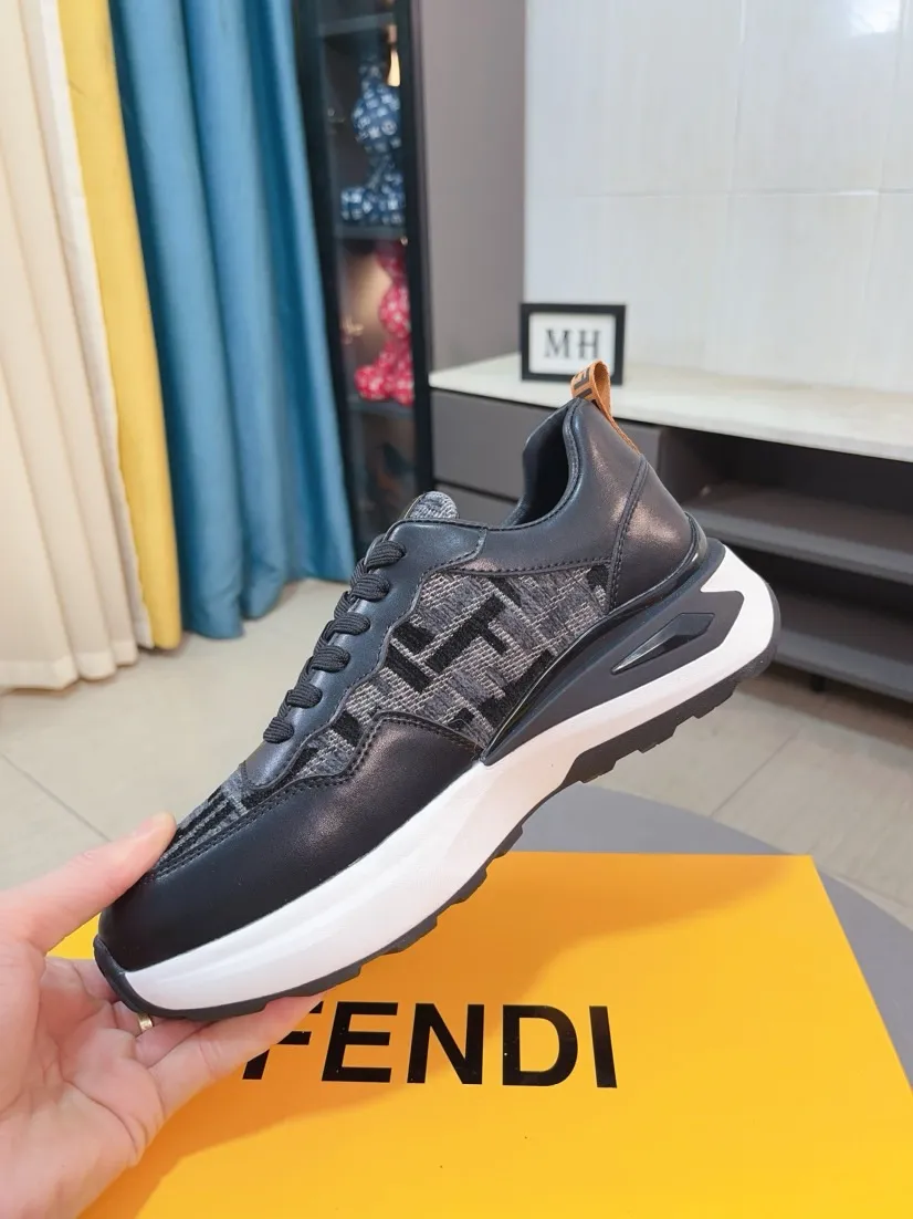 Factory price 458🌹🌹[fendi] Fendi classic and comfortable men, this complex sneaker is made of soft calfskin➕genuine leather lining➕original ultra-light rubber material rough outsole. This unique light and thin style is suitable for the casual and exquisite sensibility of this season. It is comfortable and natural on the feet. It is an everyday style for casual travel in autumn and winter! 38/44